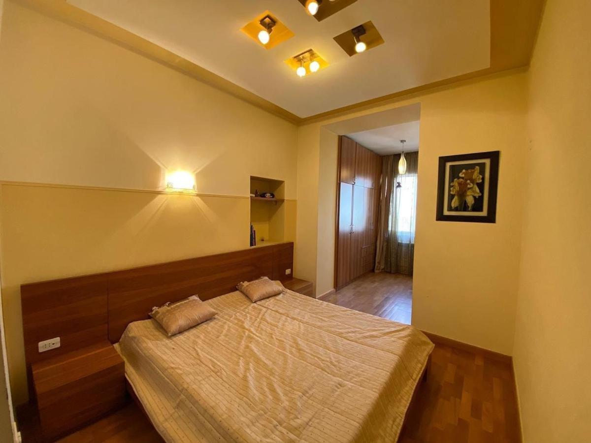 City Center Cute Flat 3 Rooms エレバン エクステリア 写真